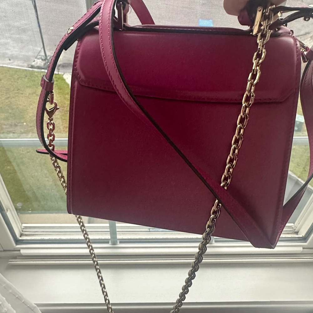 New Salvatore Ferragamo women’s bag with dust bag included - Picture 6 of 16